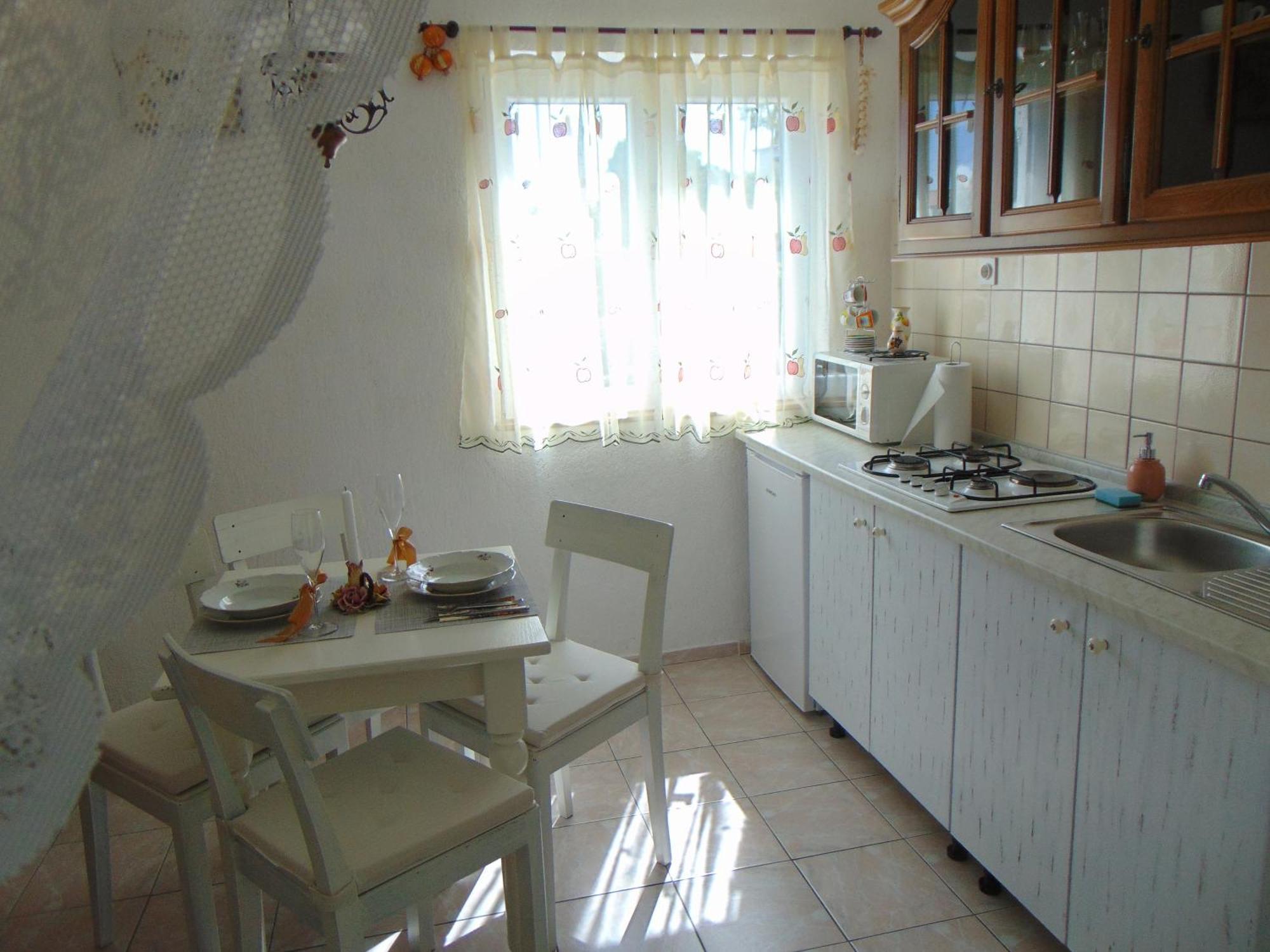 Apartments Karolina Малинска Екстериор снимка